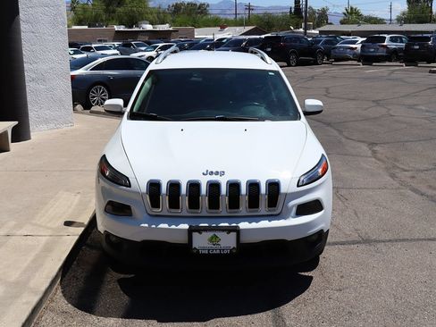 Used 2017 Jeep Cherokee Latitude FWD image 15
