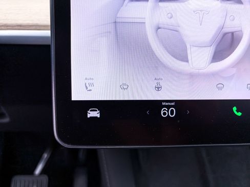 Used 2023 Tesla Model Y Long Range AWD/4WD image 23