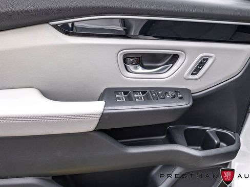 Used 2025 Honda Pilot Touring image 24