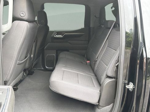 Used 2023 Chevrolet Silverado 1500 LT AWD/4WD image 19