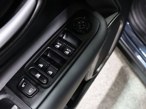 Used 2023 Jeep Renegade Latitude w/ Premium Group image 12