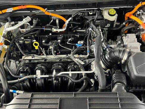 Used 2025 Ford Escape SE image 34