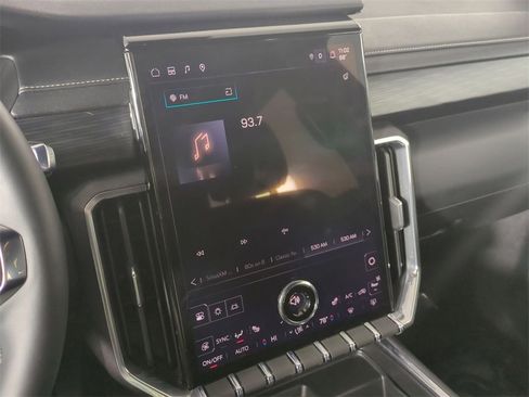 Certified 2025 GMC Acadia Elevation image 13