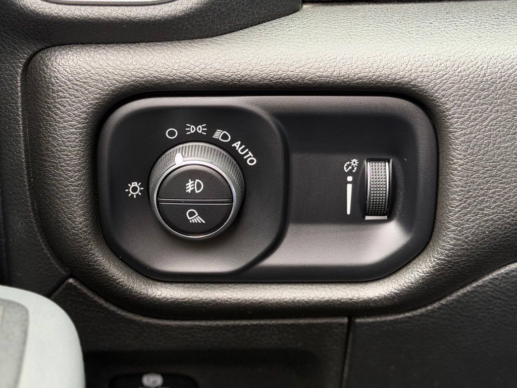 Used 2022 RAM 1500 Big Horn w/ Trailer Tow Group AWD/4WD image 18