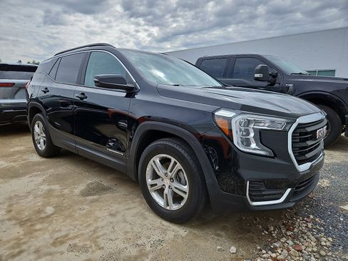 Used 2023 GMC Terrain SLE w/ Driver Convenience Package FWD image 1