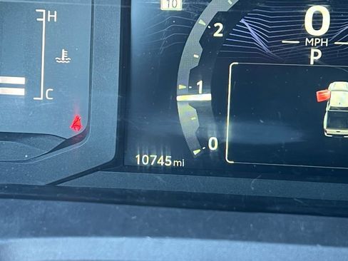 Certified 2025 Toyota Tacoma SR5 image 23