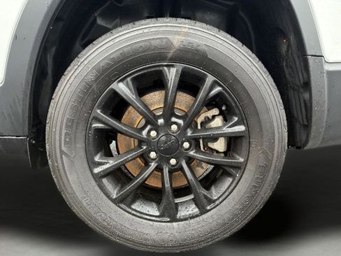 Used 2023 Jeep Cherokee Altitude Lux AWD/4WD image 34