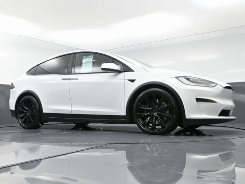 Used 2022 Tesla Model X image 52