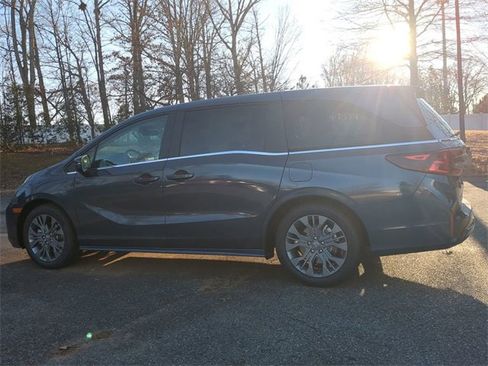 New 2026 Honda Odyssey Touring image 6