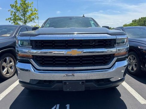 Used 2019 Chevrolet Silverado 1500 LT AWD/4WD image 2