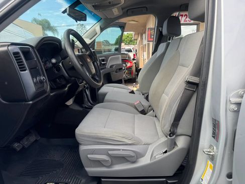 Used 2018 Chevrolet Silverado 1500 Custom w/ Custom Value Package RWD image 11