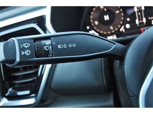 Used 2024 GMC Canyon Elevation w/ Convenience Package image 16