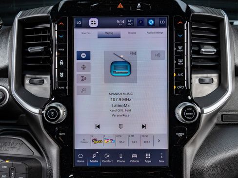 Used 2025 RAM 3500 Big Horn image 24