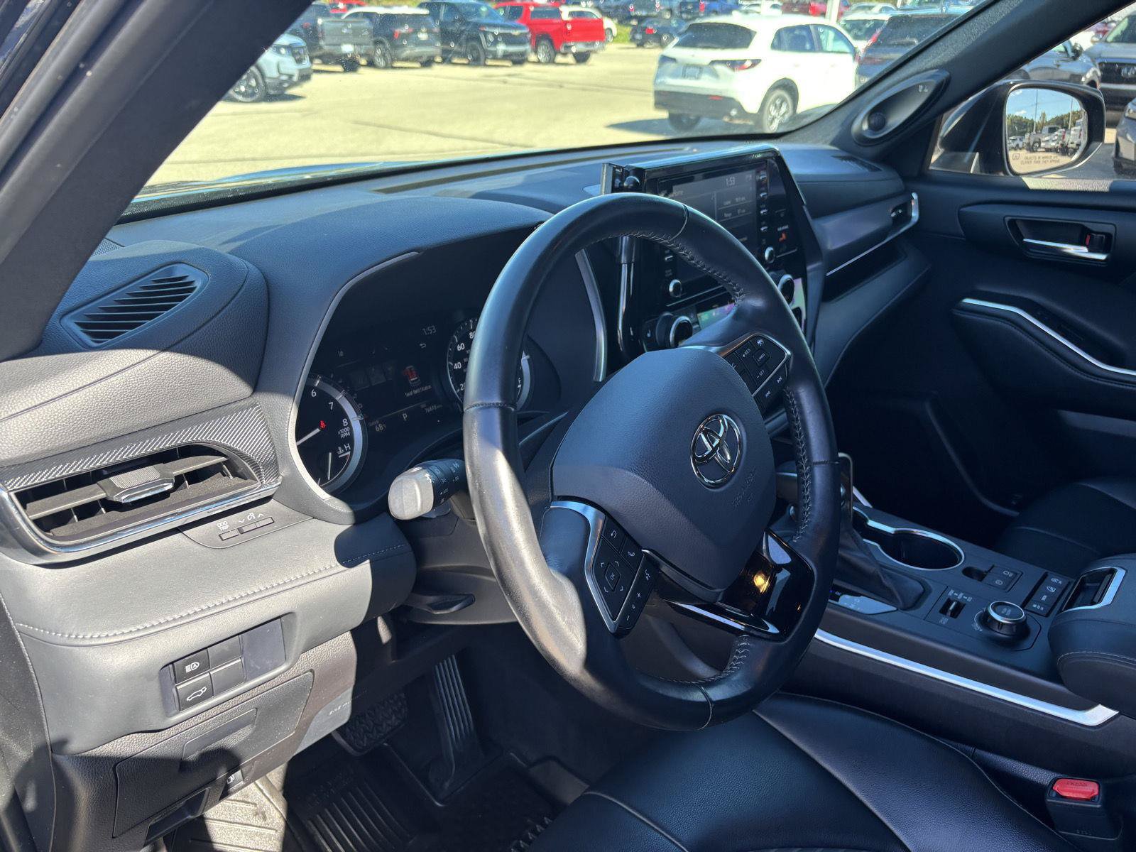 Used 2021 Toyota Highlander XSE AWD/4WD image 18