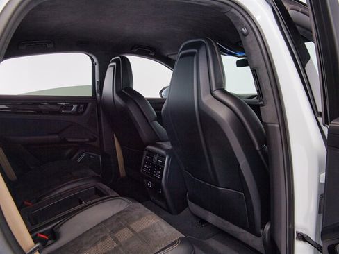 Used 2023 Porsche Cayenne Turbo GT image 41