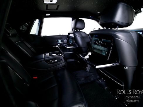 Used 2020 Rolls-Royce Phantom Sedan RWD image 30