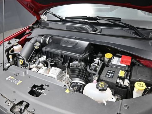 Used 2025 Jeep Compass Trailhawk AWD/4WD image 14
