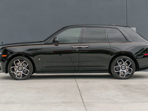 Used 2023 Rolls-Royce Cullinan Black Badge w/ Leather Finishing Pack image 2