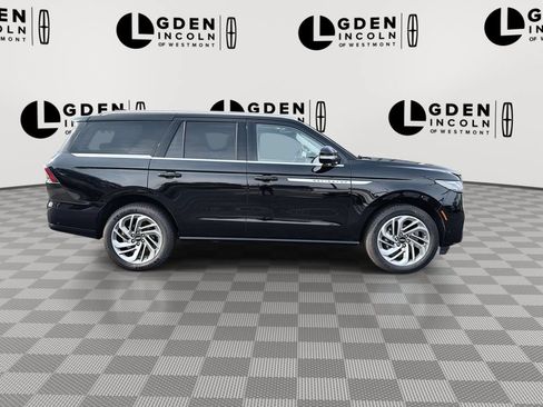 Certified 2025 Lincoln Navigator Reserve AWD/4WD image 9