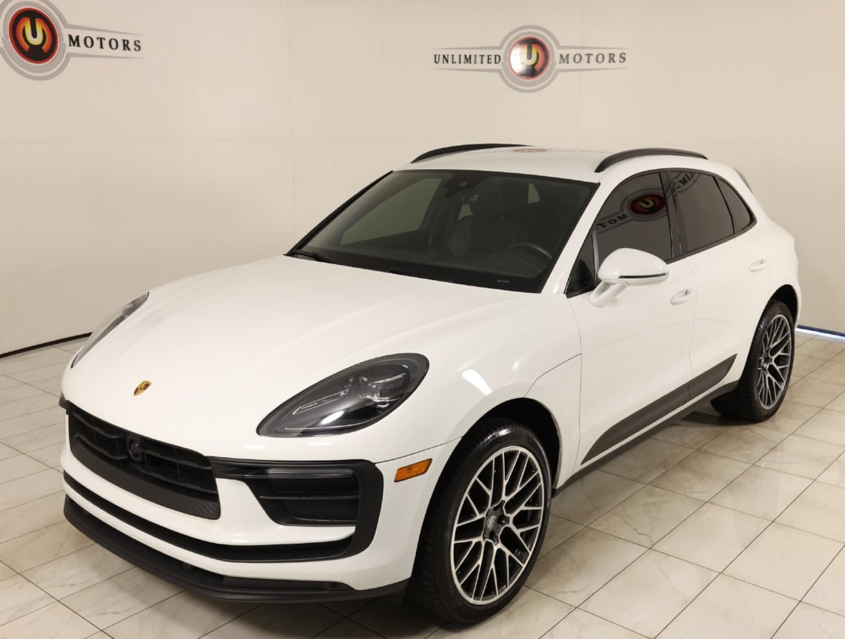 Used 2023 Porsche Macan AWD/4WD image 35