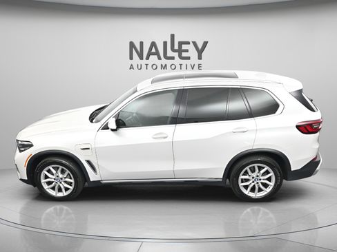 Used 2022 BMW X5 xDrive45e w/ Parking Assistance Package image 19