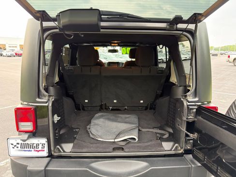 Used 2016 Jeep Wrangler Unlimited Sport w/ Quick Order Package 24S AWD/4WD image 24