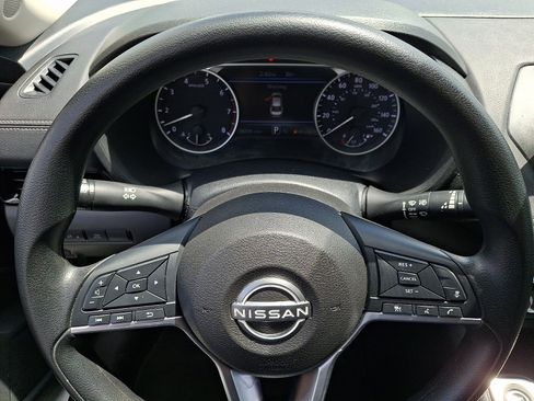 Used 2024 Nissan Sentra SV FWD image 17