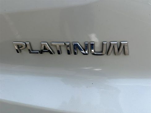 Used 2023 Nissan Pathfinder Platinum w/ Lighting Package (N93) FWD image 12