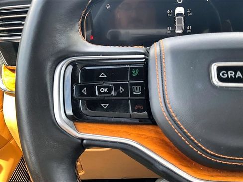 Used 2022 Jeep Grand Wagoneer Series III w/ Rear Seat Video Group 1 AWD/4WD image 19