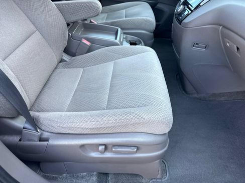 Used 2016 Honda Odyssey EX image 9