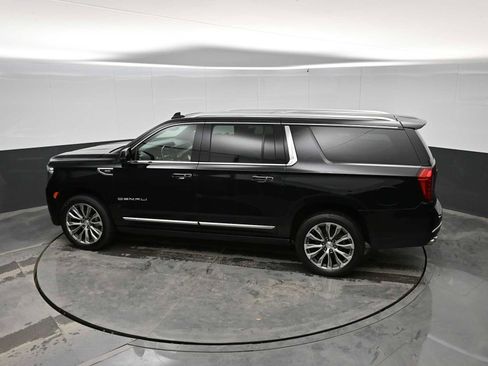 Used 2021 GMC Yukon XL Denali w/ Denali Premium Package image 26