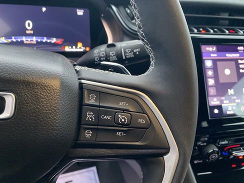 Used 2023 Jeep Grand Cherokee Altitude image 20