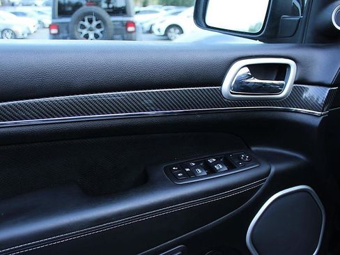 Used 2014 Jeep Grand Cherokee SRT8 w/ Luxury Group II AWD/4WD image 9