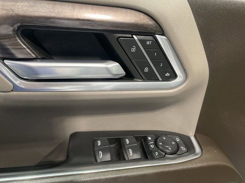 Used 2024 Chevrolet Silverado 2500 LTZ image 11