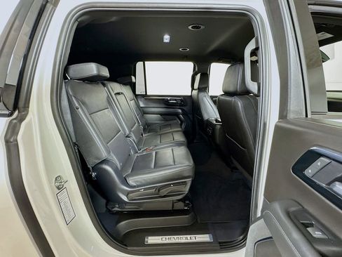 Certified 2025 Chevrolet Suburban Z71 AWD/4WD image 26