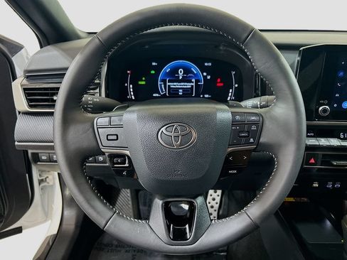 Used 2026 Toyota Camry Hybrid w/ Convenience Package FWD image 9