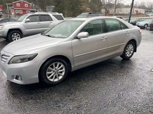 Used 2010 Toyota Camry XLE image 10