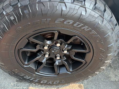 Used 2021 RAM 1500 Warlock AWD/4WD image 2