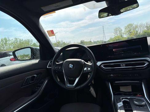 Certified 2023 BMW 330i xDrive Sedan w/ Premium Package AWD/4WD image 18