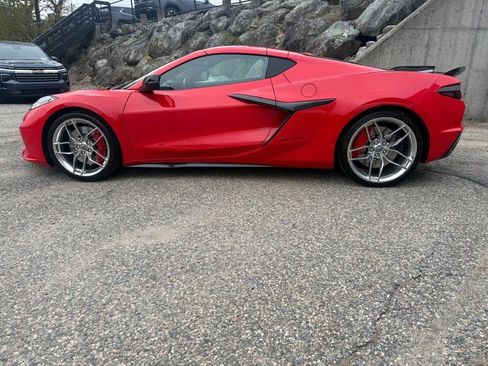 Used 2025 Chevrolet Corvette Z06 RWD image 35
