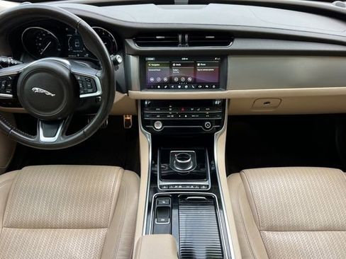 Used 2020 Jaguar XF Prestige image 15