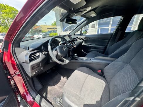 Used 2018 Toyota C-HR XLE FWD image 18