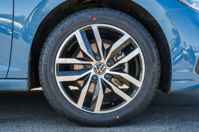 Used 2025 Volkswagen Jetta SE FWD image 20