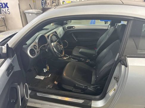 Used 2013 Volkswagen Beetle 2.5 image 5
