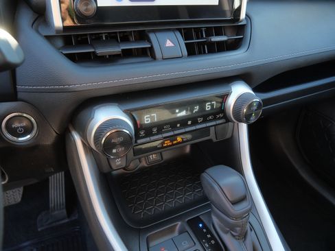 Certified 2025 Toyota RAV4 XLE AWD/4WD image 24
