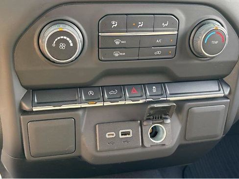 Used 2022 Chevrolet Silverado 1500 Custom AWD/4WD image 28