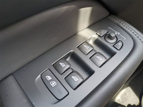 New 2025 Volvo XC60 T8 Plus w/ Protection Package Premier image 23