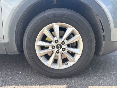 Used 2020 Kia Sorento LX AWD/4WD image 11