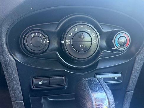 Used 2013 Ford Fiesta Titanium FWD image 17