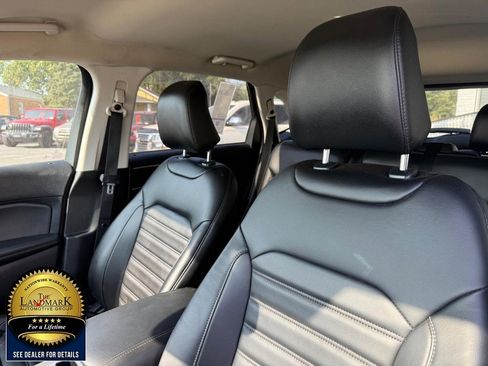 Used 2024 Ford Edge SEL image 9